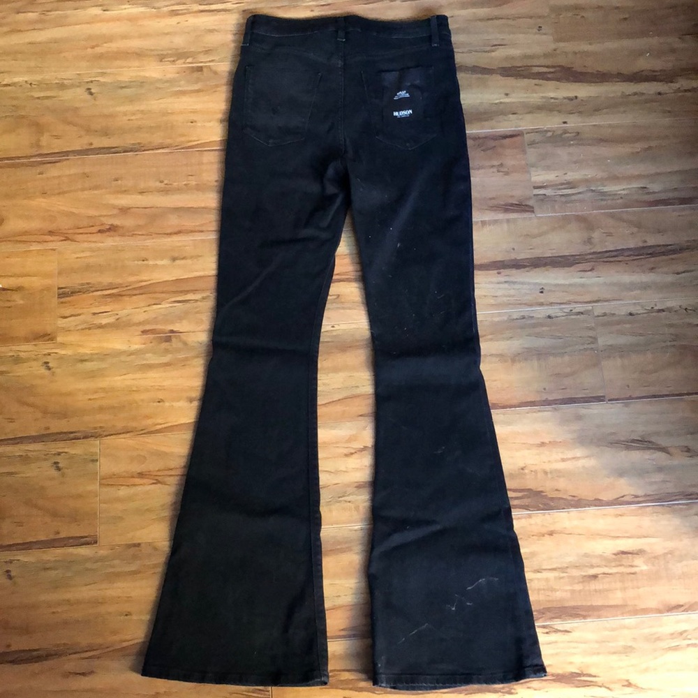 Hudson Holly flares